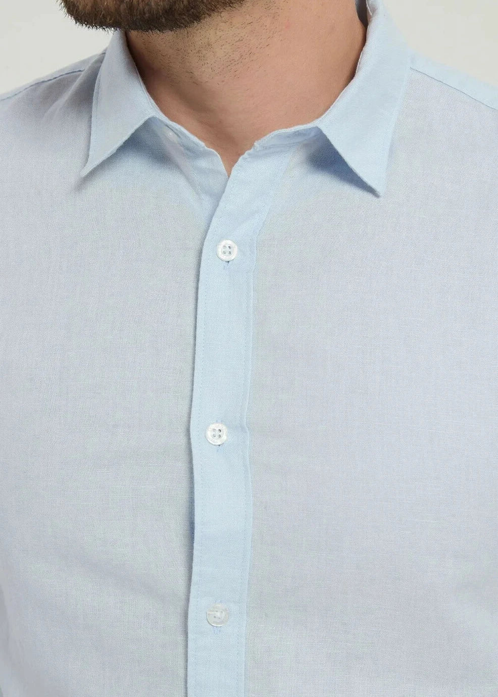 Chemise en lin bleu ciel
