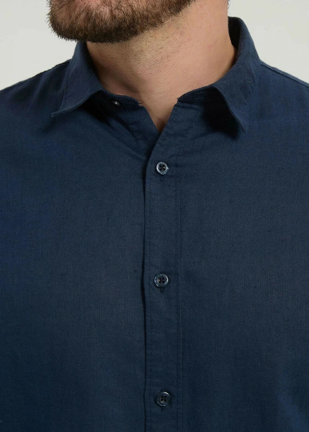 Chemise en lin bleu marine