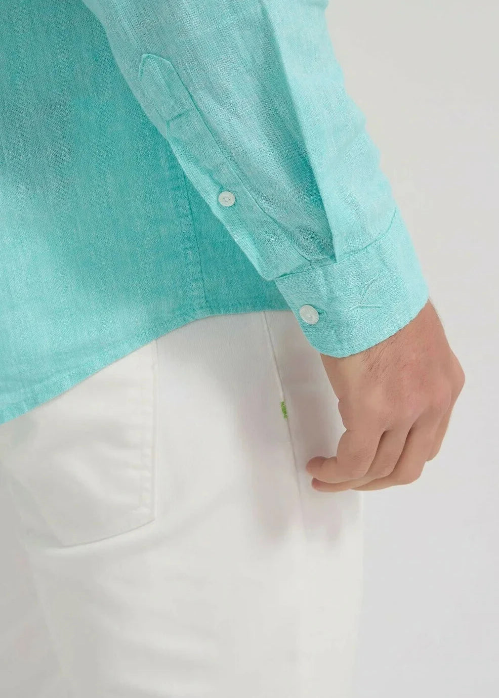 Chemise en lin turquoise